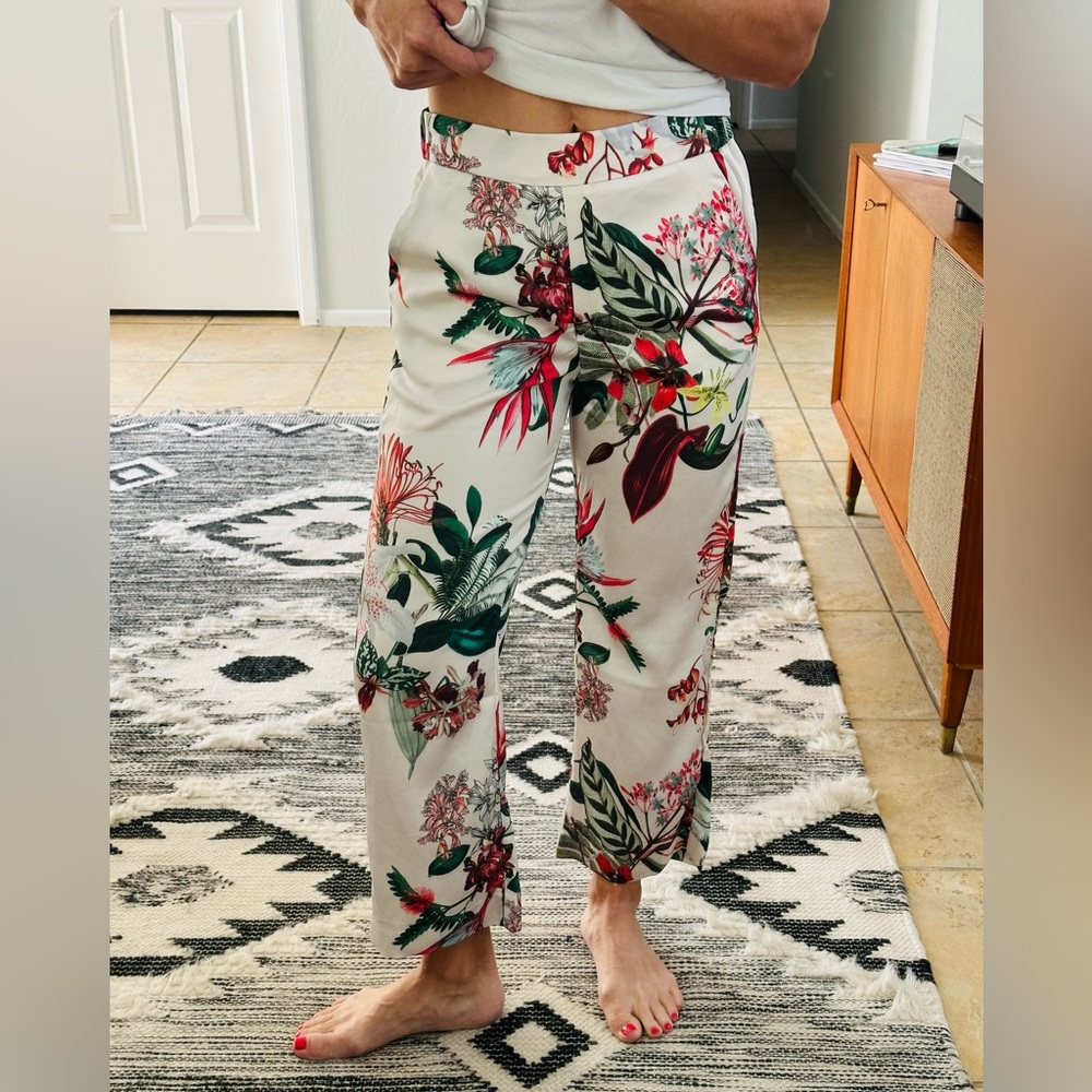 Cropped Floral Trouser